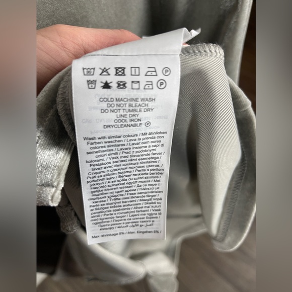 Vero Moda LONG SLEEVE GRAY VELVET DRESS Size Medium (8-10) NWT - Picture 6 of 10